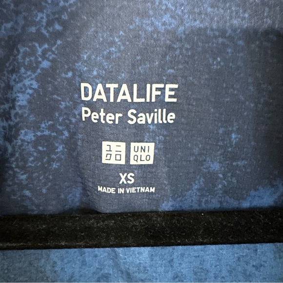 UNIQLO by Peter Saville Datalife Men’s Blue Tie Dye Hooded Rain Jacket Sz XS GUC - Picture 3 of 7